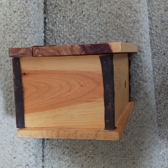 Vintage Handcrafted Small Jewelry Box/Chest - Picture 7 of 12